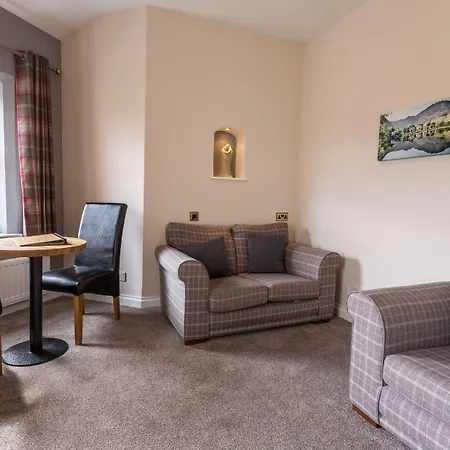 & 4* Embleton (Cumbria)