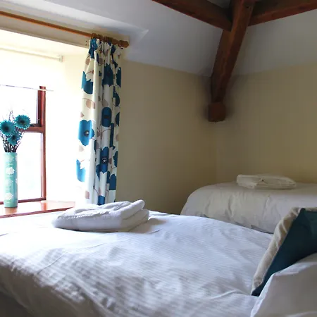 & 4* Embleton (Cumbria)