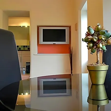 Hotel & 4*