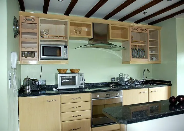 فندق وشقق سبا 4*