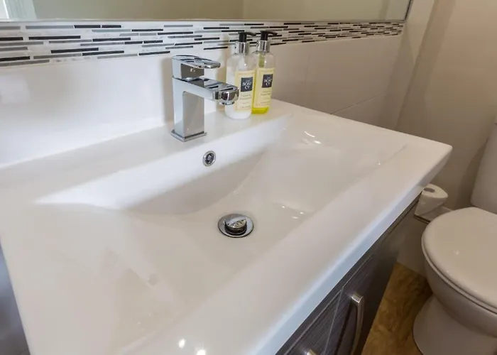 وشقق سبا إمبلتون